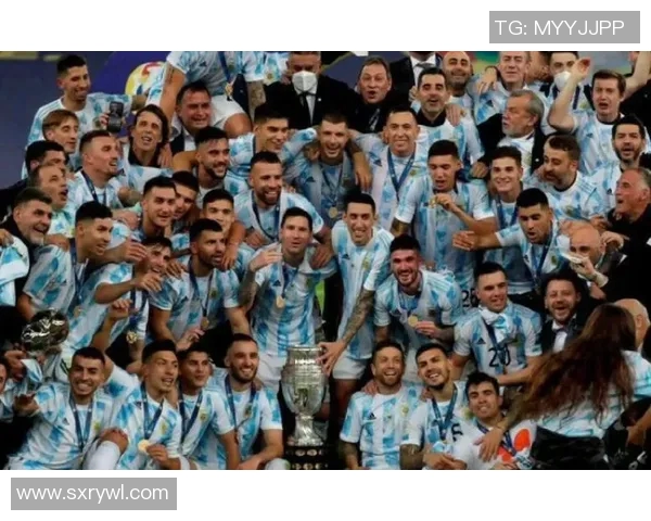 1992年足球星光璀璨:回顾传奇球员们的辉煌与挑战 1992年足球星光璀璨:回顾传奇球员们的辉煌与挑战