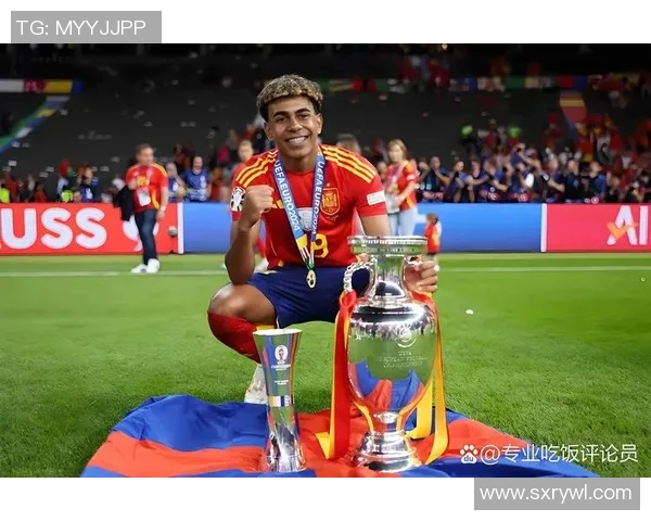 外国足球球星小哥们的精彩表现与成长历程解析