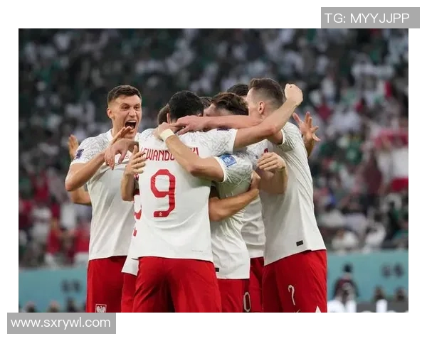 足球球星与小鲜肉谁更受欢迎引发热议社交媒体上的关注度对比